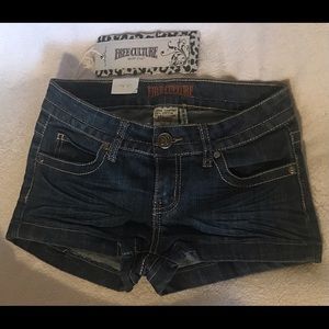 Women’s jean shorts Free culture size 3